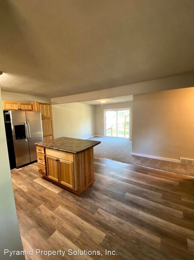 Foto del edificio - 4 br, 1 bath House - 403 Snyder Ave