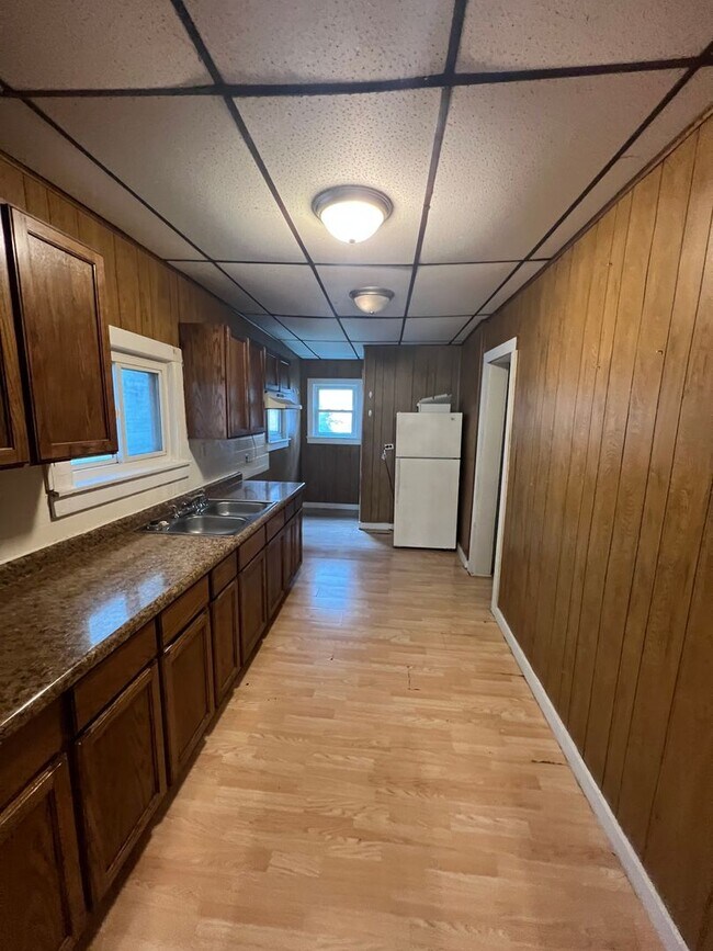 Foto del edificio - 3 BR 1 BA Single-Family Home Monroe MI, Av...
