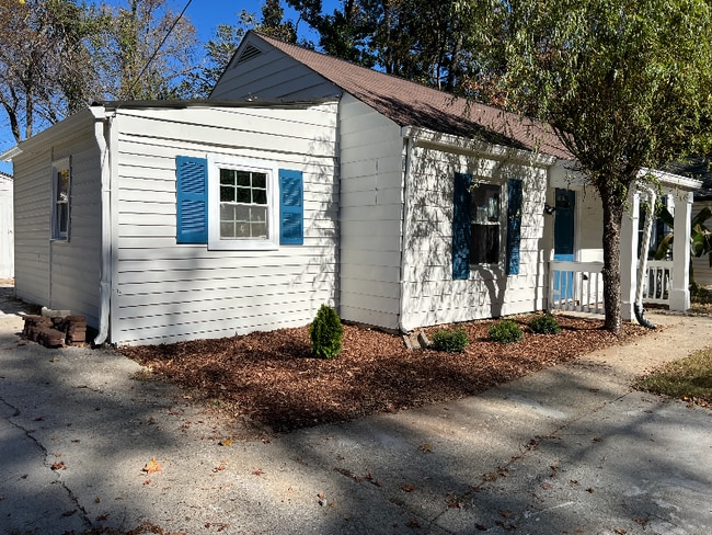 Building Photo - 2160 Dowdell Dr