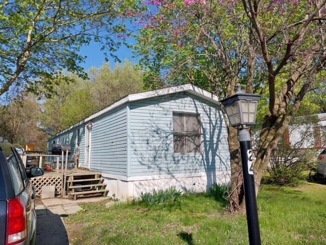 Building Photo - 411 S Grover Ave