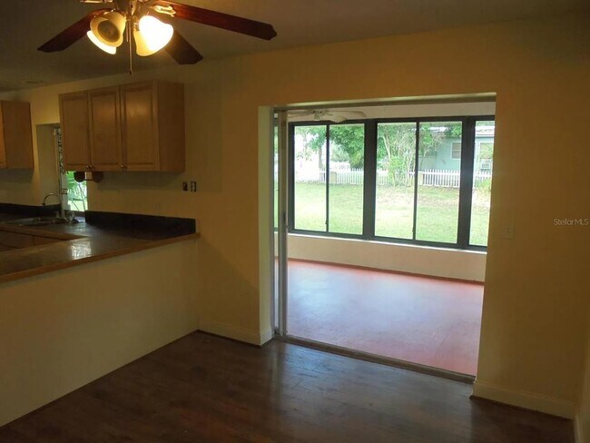 Building Photo - 5033 Lords Ave