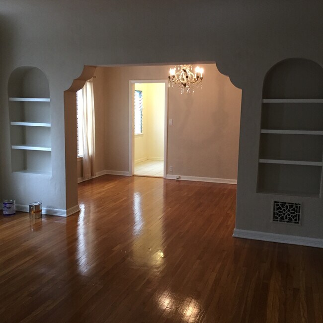 Foto del edificio - 331 N Ogden Dr