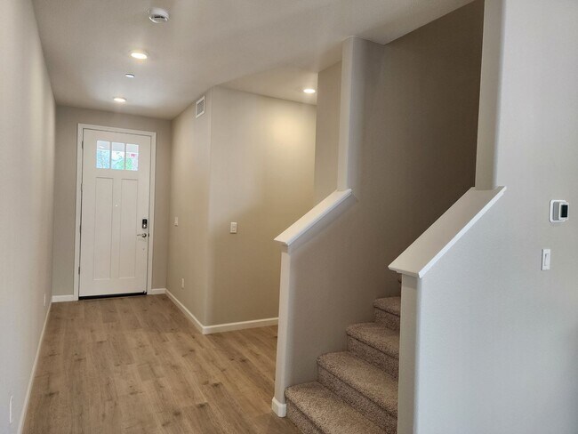 Foto del edificio - Townhome for Rent