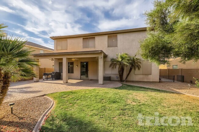 Building Photo - 43633 W Cydnee Dr