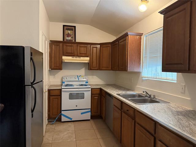 Building Photo - 216 Creek Cove Dr