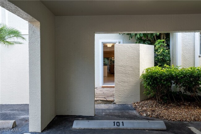 Foto del edificio - 15405 Cedarwood Ln