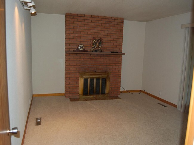 Foto del edificio - 1313 Springfield Dr