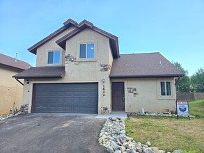 Building Photo - 1642 Columbine Village Dr