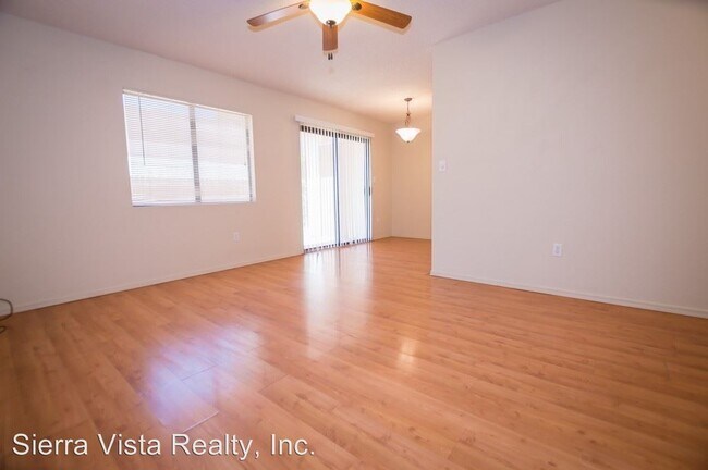 Building Photo - 4170 Plaza Oro Loma
