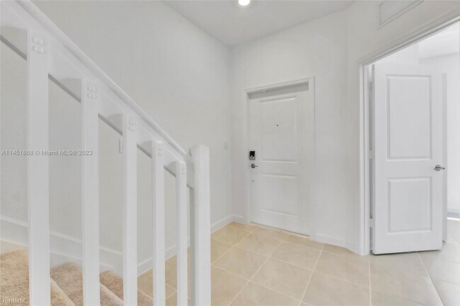 Building Photo - 3 br, 3 bath House - 12206 NW 23rd Path
