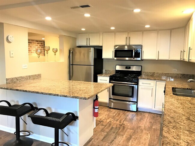 Foto del edificio - 815 S Bell Ave