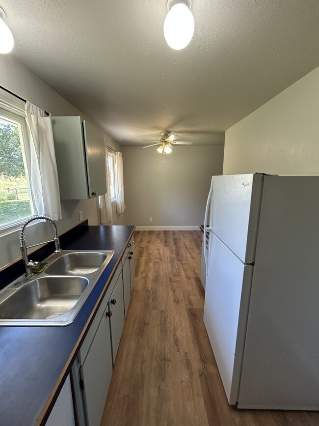 Building Photo - 129 Cohosset Dr