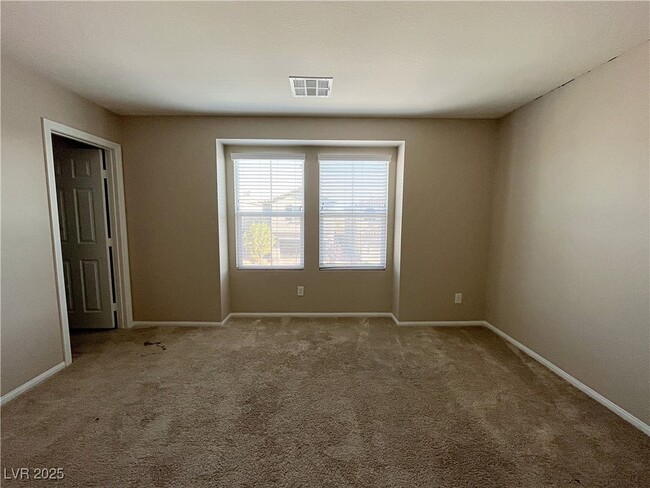 Building Photo - 5587 Lushan St