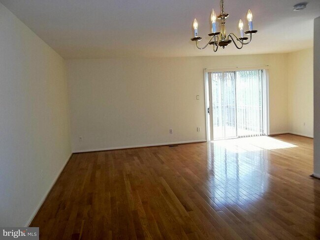 Foto del edificio - 8819 Winding Hollow Way