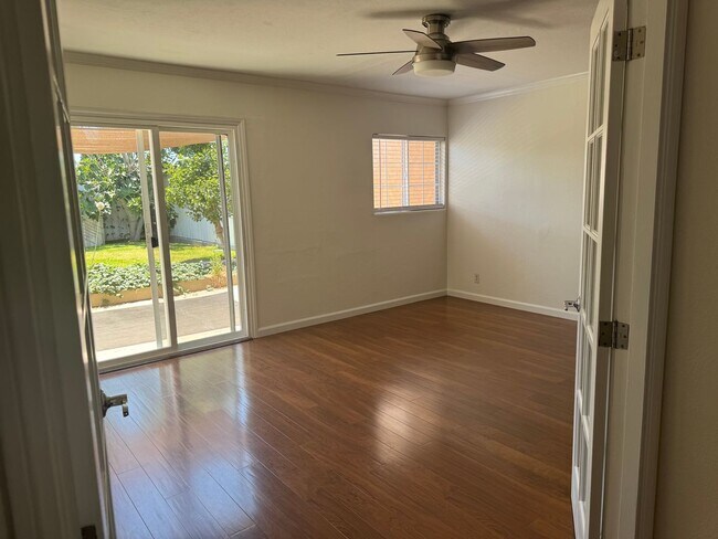 Foto del edificio - JEMEZ DRIVE 3091-3093