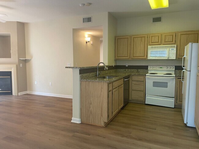 Foto del edificio - Great Miramonte Ranch Condo - Available Se...