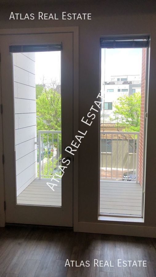 Building Photo - 2 Bed 1 Bath Apartment with Walkout Deck, ...