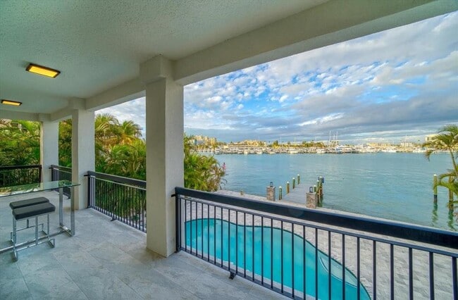 Building Photo - 116 Devon Dr