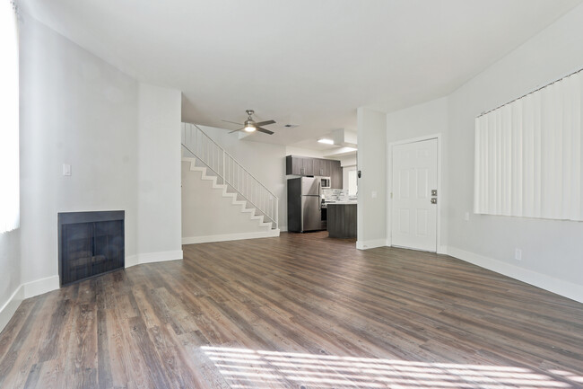 Foto del edificio - 9211 Harlow Ave