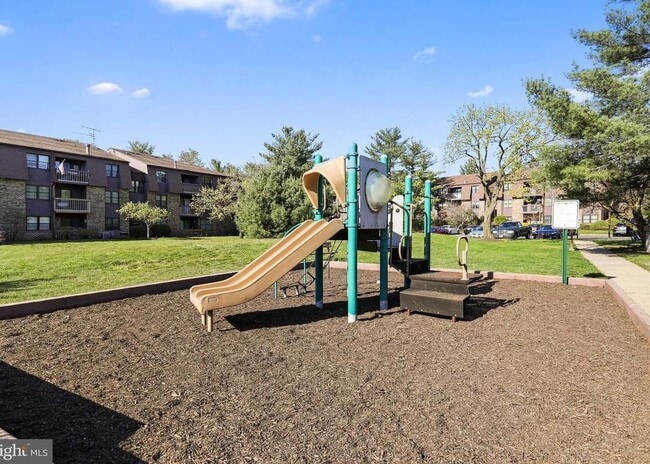 Building Photo - 2032 Old Stone Mill Dr