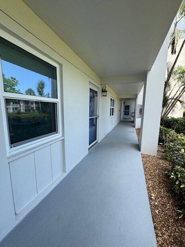Foto del edificio - 1828 Pine Valley Dr