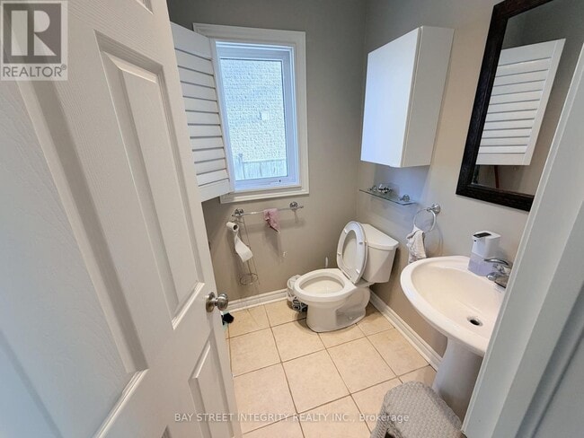 Building Photo - 78 Glendower Crescent