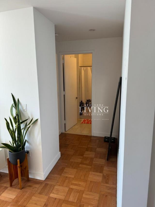 Building Photo - 1 bedroom in New York NY 10005