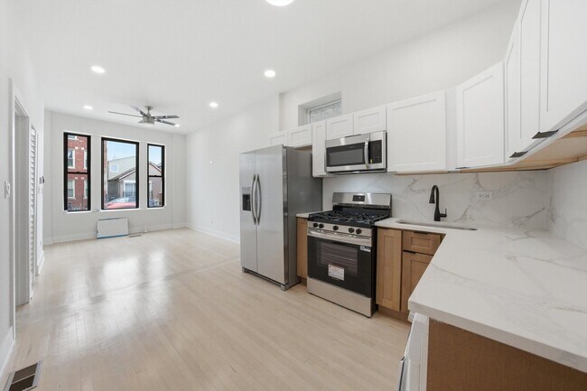 Foto del edificio - 2145 W 18th Pl