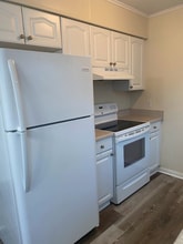 Building Photo - 300 Colony Dr