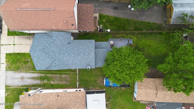 Building Photo - 121 Throop St