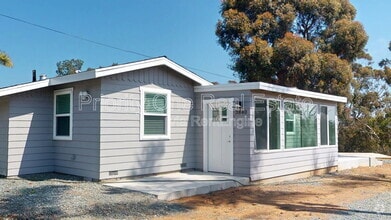 Building Photo - 3840 Alameda Way