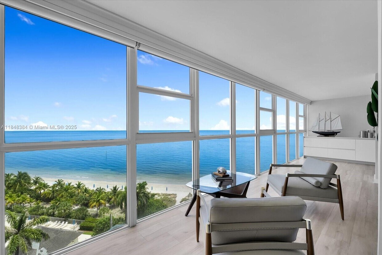 Foto principal - 600 Grapetree Dr