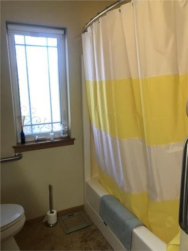 Building Photo - Wonderful Fully Furnished Cottage in Coupe...