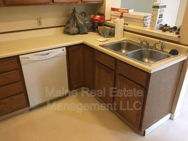 Building Photo - 45 Valley View Ln