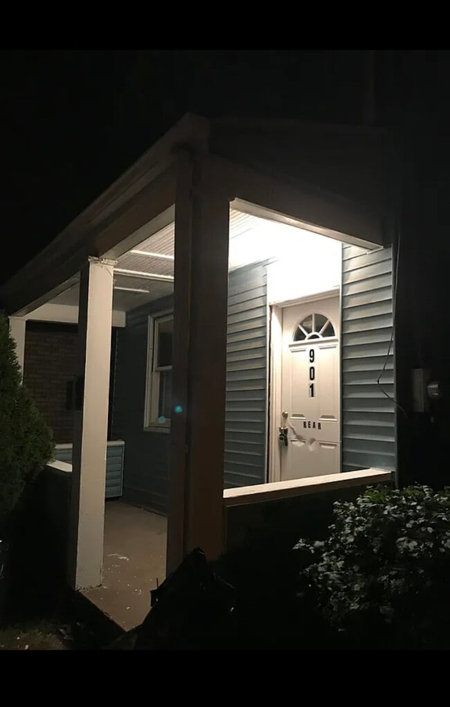 Front view - 901 Chartiers Ave