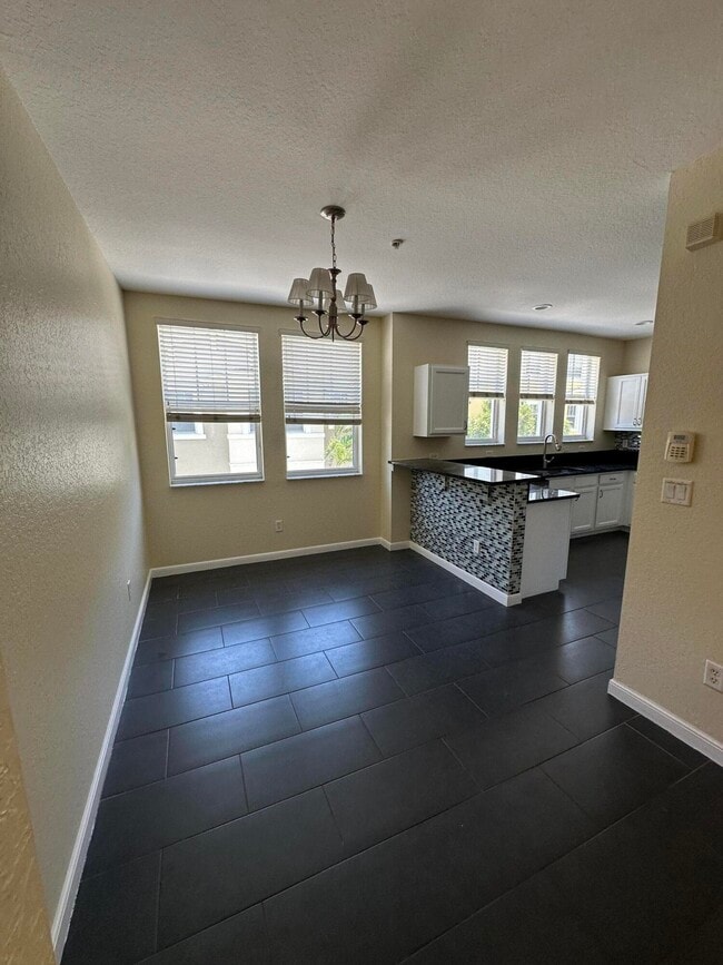 Building Photo - 845 Millbrae Ct
