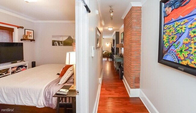 Building Photo - 1 br, 1 bath Townhome - 2024 Spruce Street 5