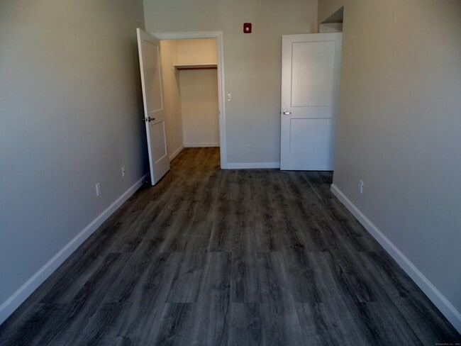Building Photo - 2836 Fairfield Ave