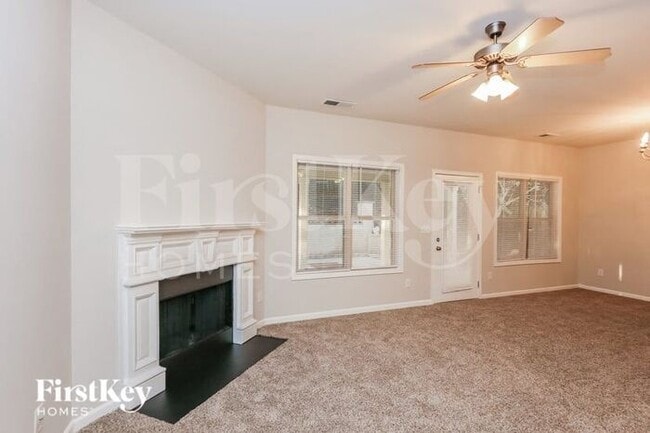 Building Photo - 5862 Bridgeport Ct