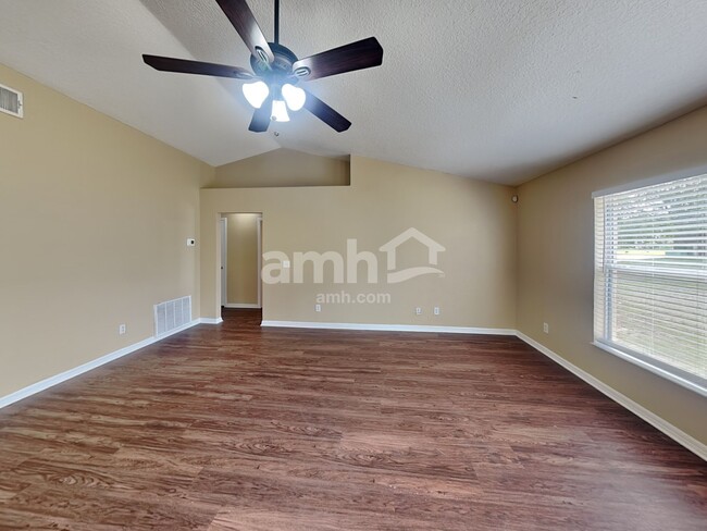 Foto del edificio - 1204 Mt McKinley Ct