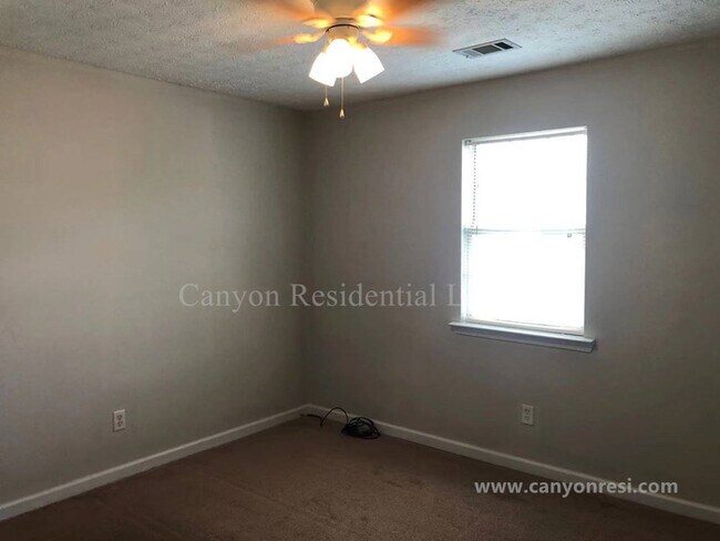 Building Photo - 4543 Latchwood Dr