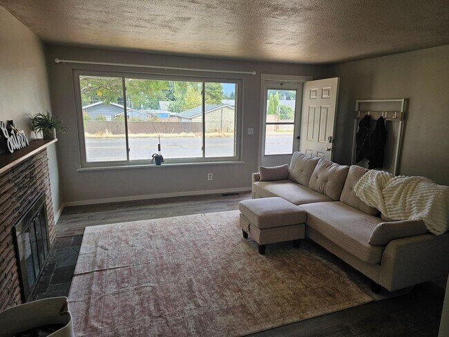 Foto del edificio - North Burien rambler rental home - 3 bedro...