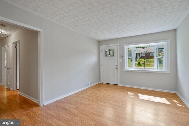 Building Photo - 7421 Nigh Rd