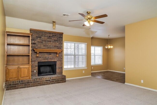 Foto del edificio - 3708 Windrun Pl