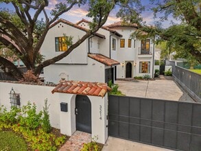 Building Photo - 3214 Westheimer Rd