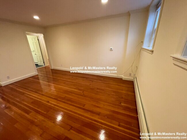 Building Photo - 81 Wyman St