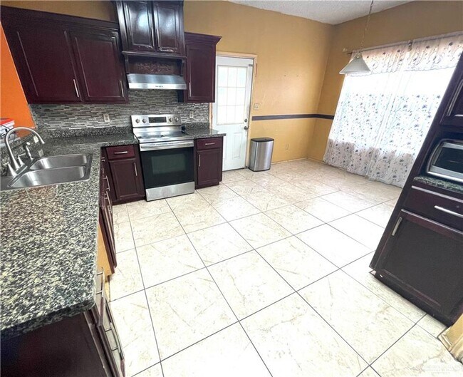 Foto del edificio - 1609 E 21st St