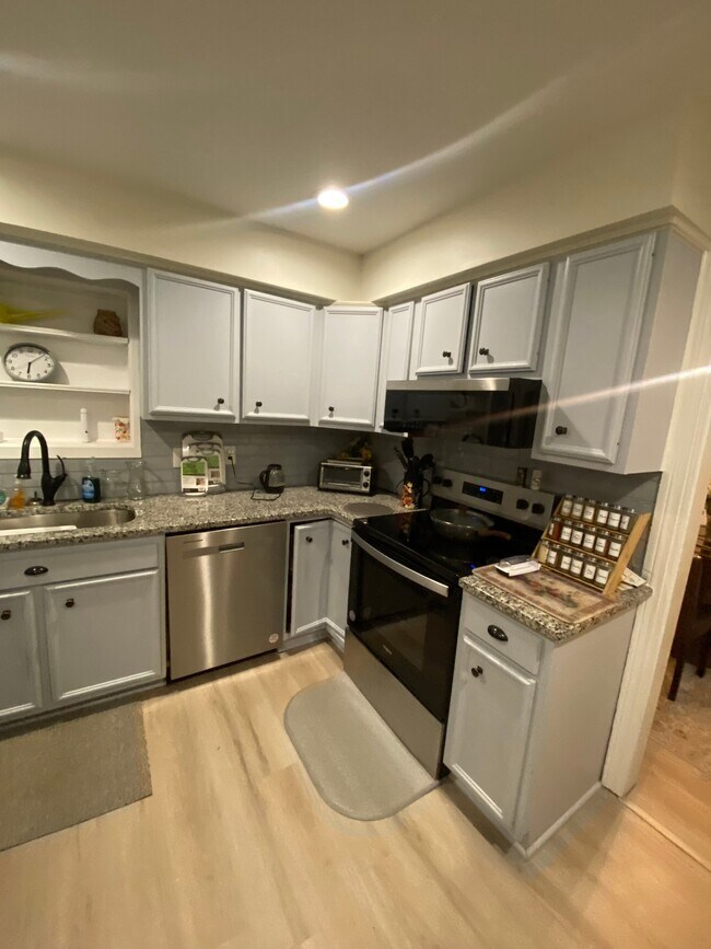 Foto del edificio - 3118 Harmon Ct