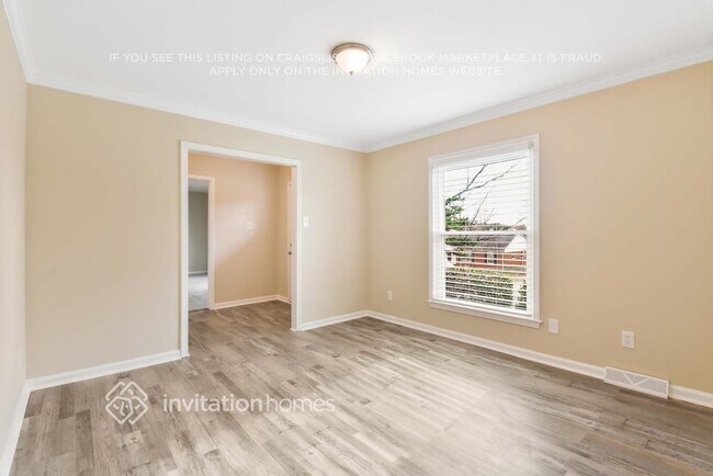 Foto del edificio - 7311 Riding Trail Rd