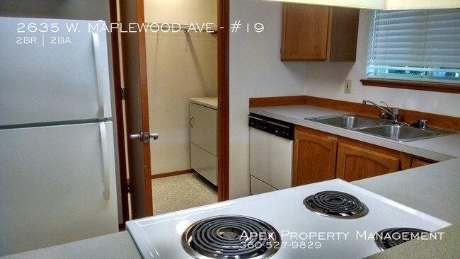Building Photo - NORTH- Maplewood Place - HUGE walk-in closet!